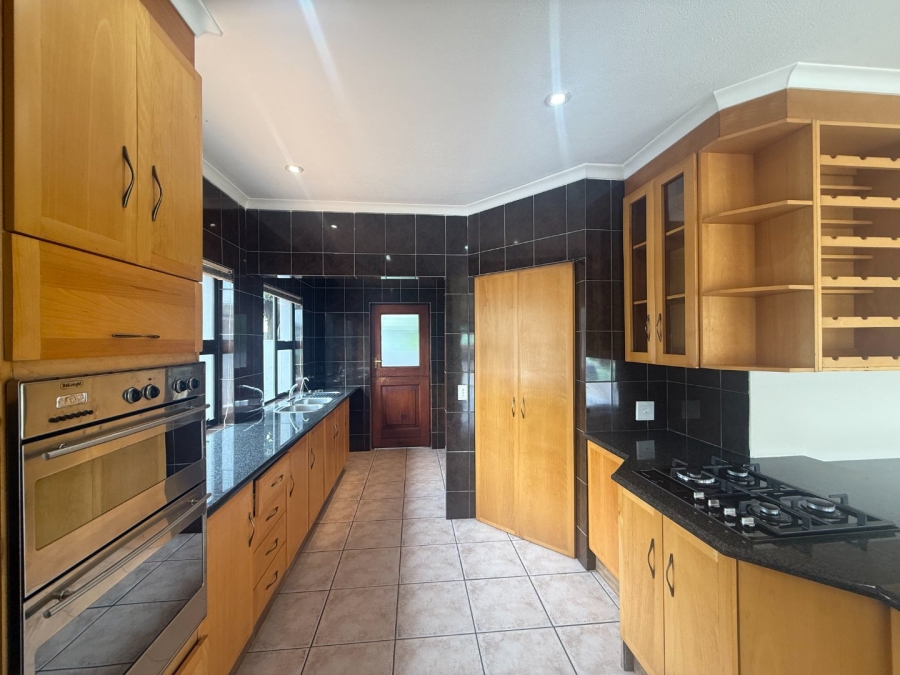 To Let 4 Bedroom Property for Rent in Caribbean Beach Club North West
